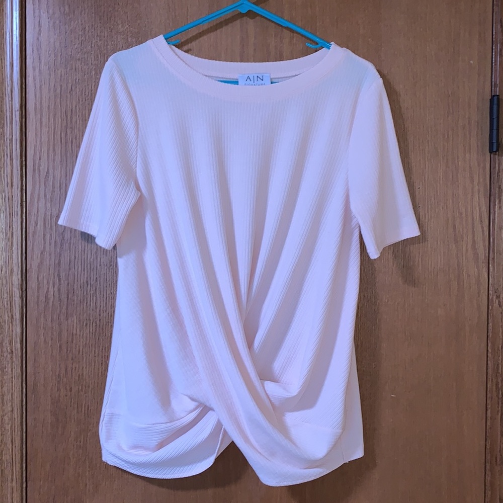 Boutique blush colored ribbed t-shirt size Large